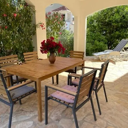 Antonia Apartment Bol